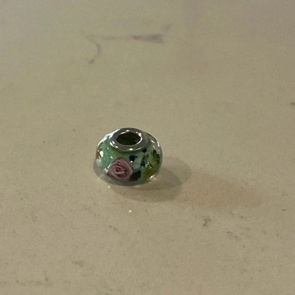 Glass floral 🌸and silver charm - Picture 4 of 5